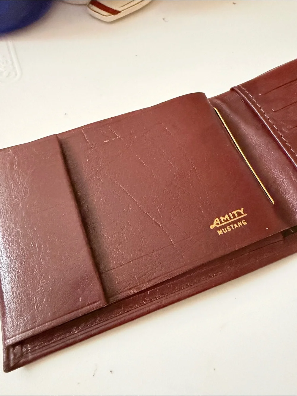 Vintage Men's Brown Leather Bi-Fold Wallet